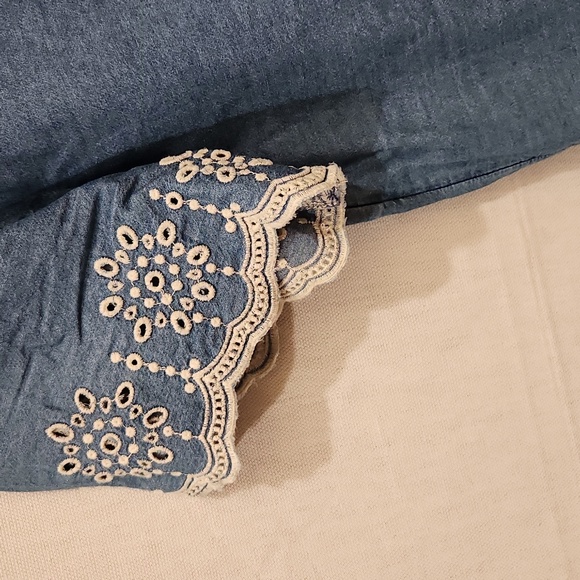 Top - Picture 3 of 3